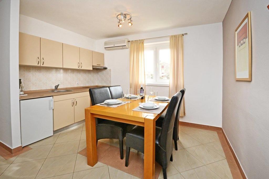 Apartment Anita 3 *