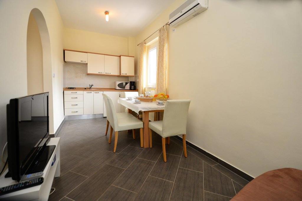 Apartment Anita 3 *